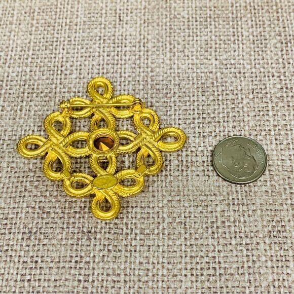 Gold Clear Crystal Scrolls Brooch - Picture 1 of 2